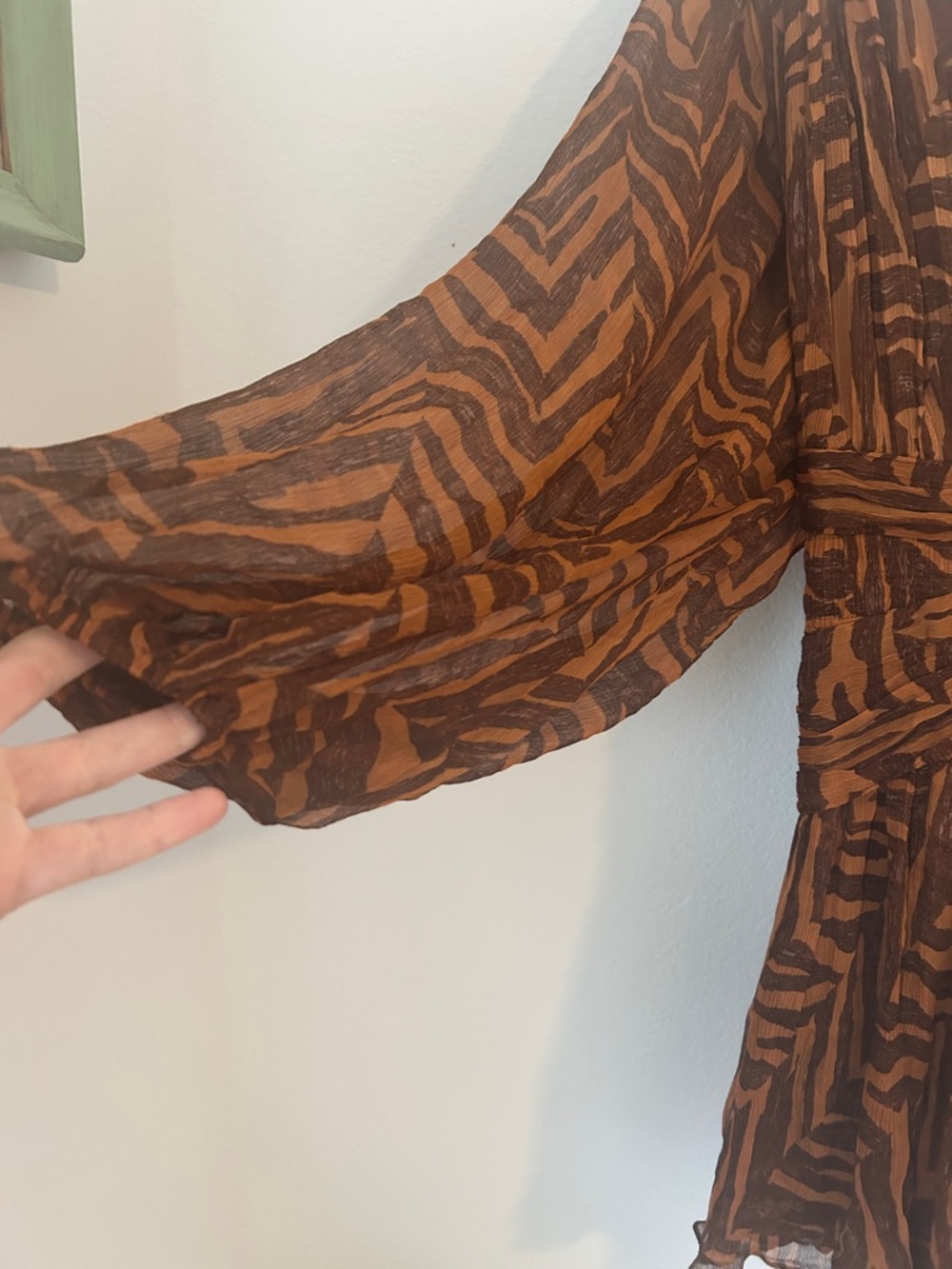 Shona Joy Mini Dress US 12 Brown Animal Print Sheer Sleeve
Wedding guest dress - Picture 3 of 7